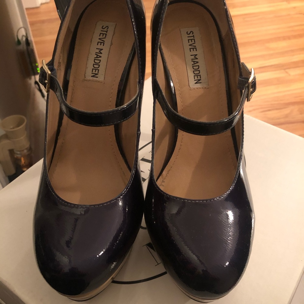 Blue and tan round toe heels